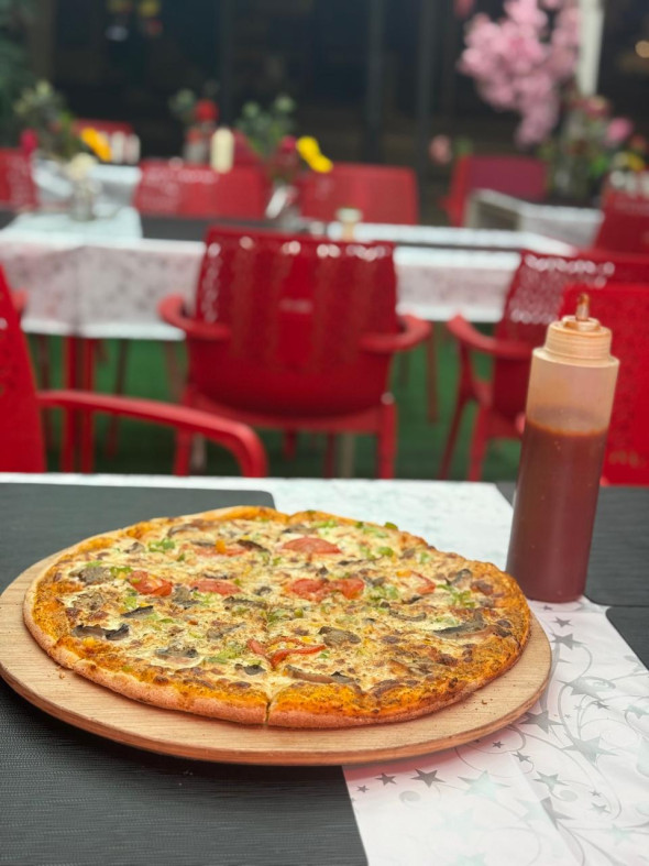 Aladdin Kebab Pizza (Halal)