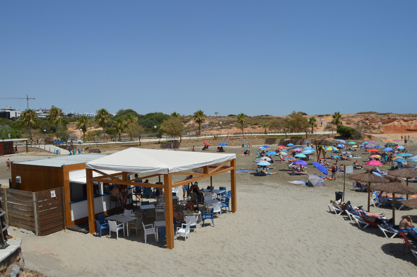 Xiringuitos del sol - Playa de Cala Mosca