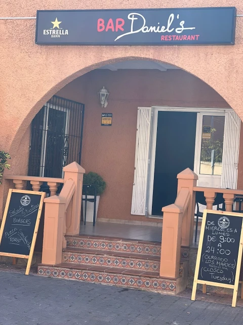 BAR DANIEL'S