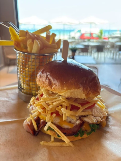 Los Veranos Food & Drinks