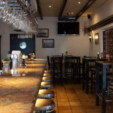 Alejandro's Bar Restaurante