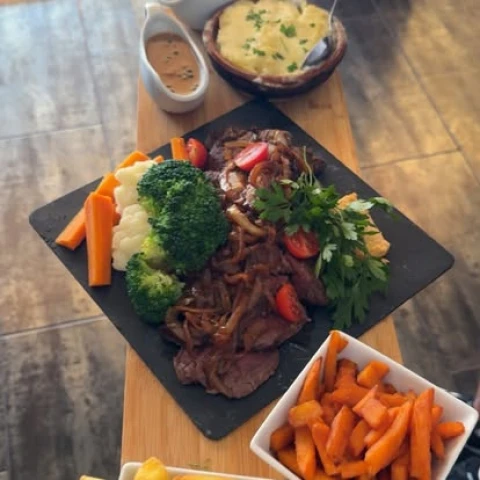 La Luna Restaurante Bar