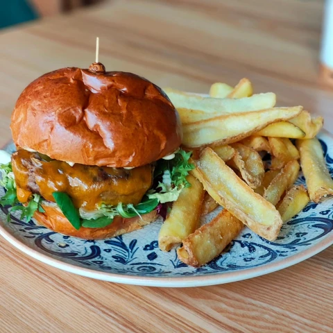 Vinonik Wine & Bistro