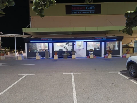 Sunset Cafe and Lounge