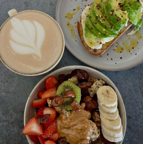 Bröns. Breakfast & Lunch