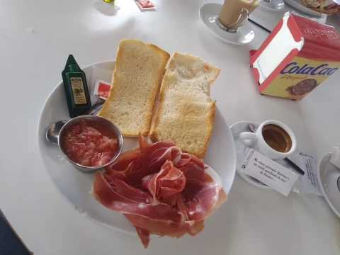 La Cafetería Sin Nombre