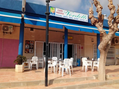 Verdelli cafe y prensa